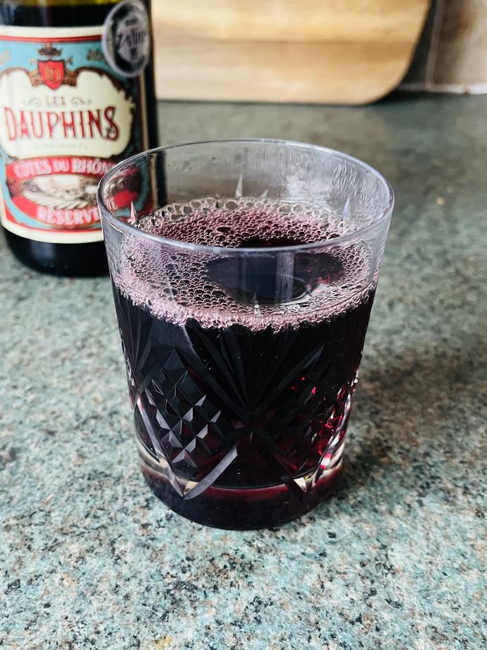/images/wine-and-water.jpg